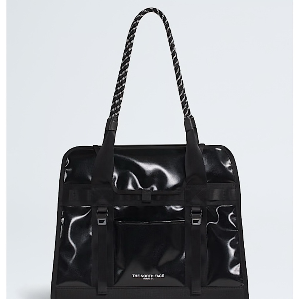 The North Face Base Camp Tote 💼